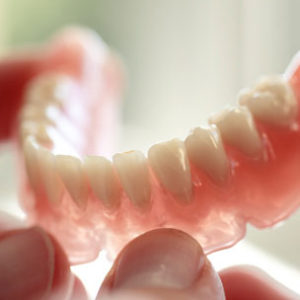 بهترین نوع پروتز دندان